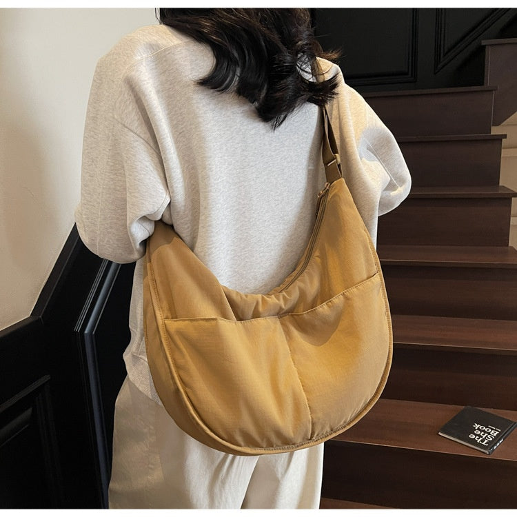 Versatile Reversible Tote for Student Commutes