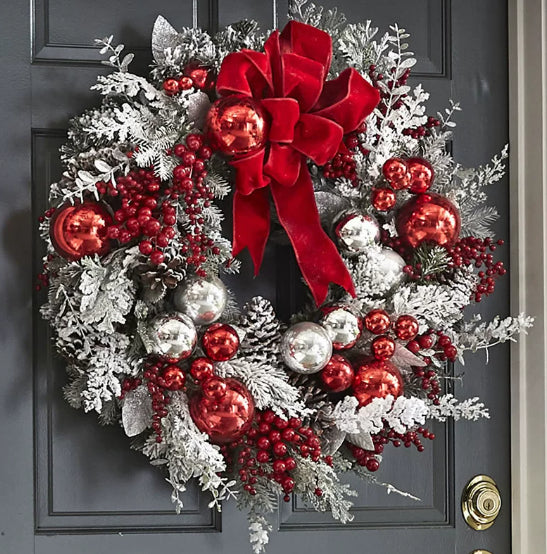Festive Christmas Garlands – Decorative Fabric Wall Hanging
