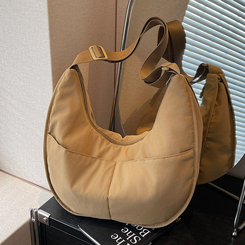 Versatile Reversible Tote for Student Commutes