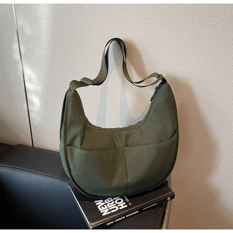 Versatile Reversible Tote for Student Commutes