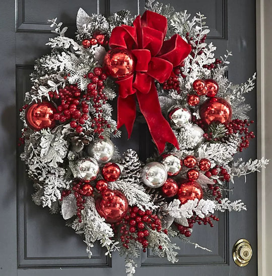 Festive Christmas Garlands – Decorative Fabric Wall Hanging
