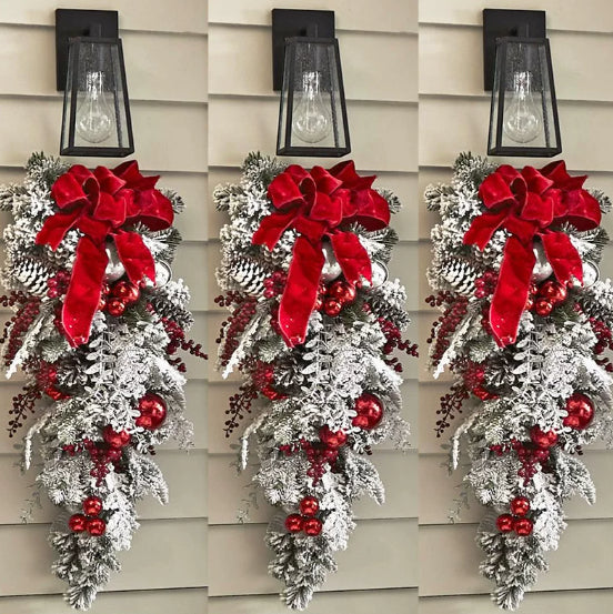 Festive Christmas Garlands – Decorative Fabric Wall Hanging