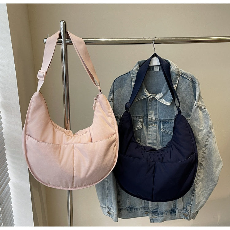 Versatile Reversible Tote for Student Commutes