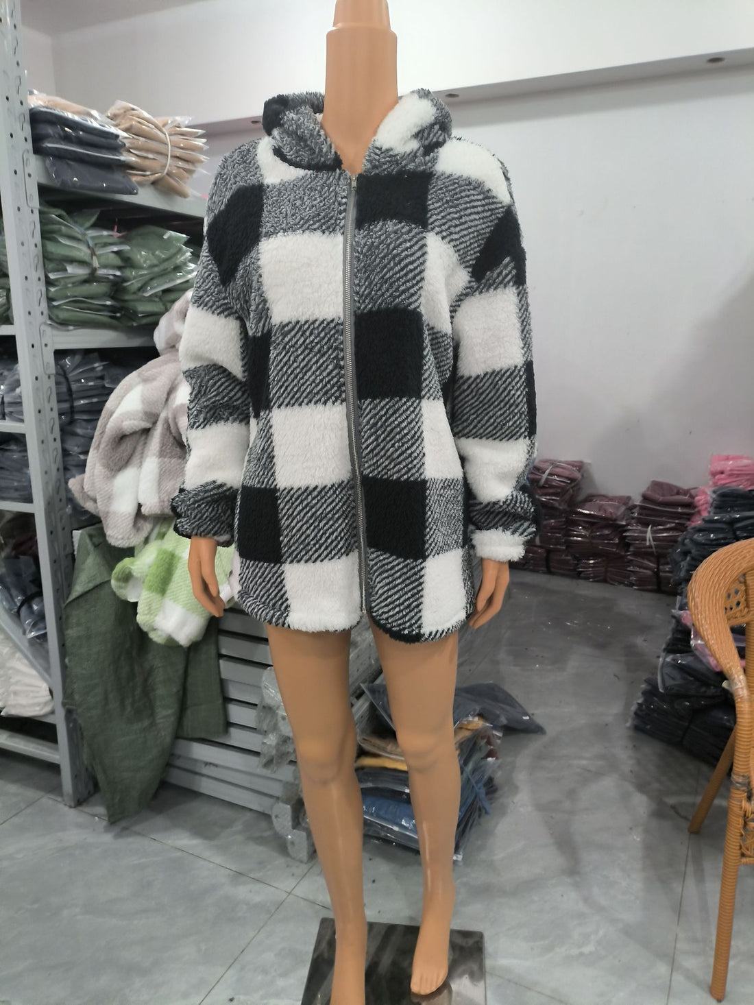 Elegant Plaid Long‑Sleeve Hooded Jacket – Cozy & Versatile