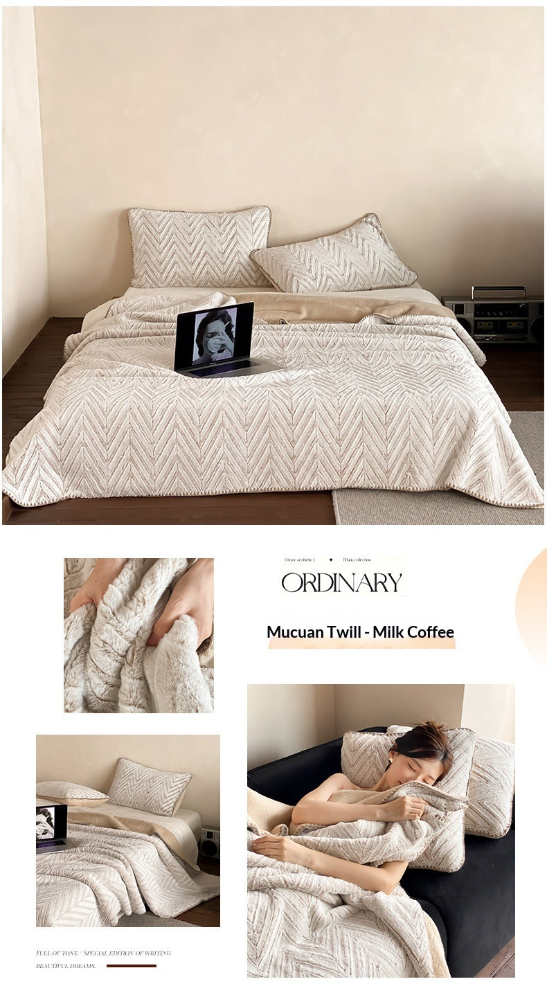 Reversible Faux Mink Blanket – Luxury Camping & Cozy Autumn