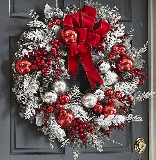 Festive Christmas Garlands – Decorative Fabric Wall Hanging