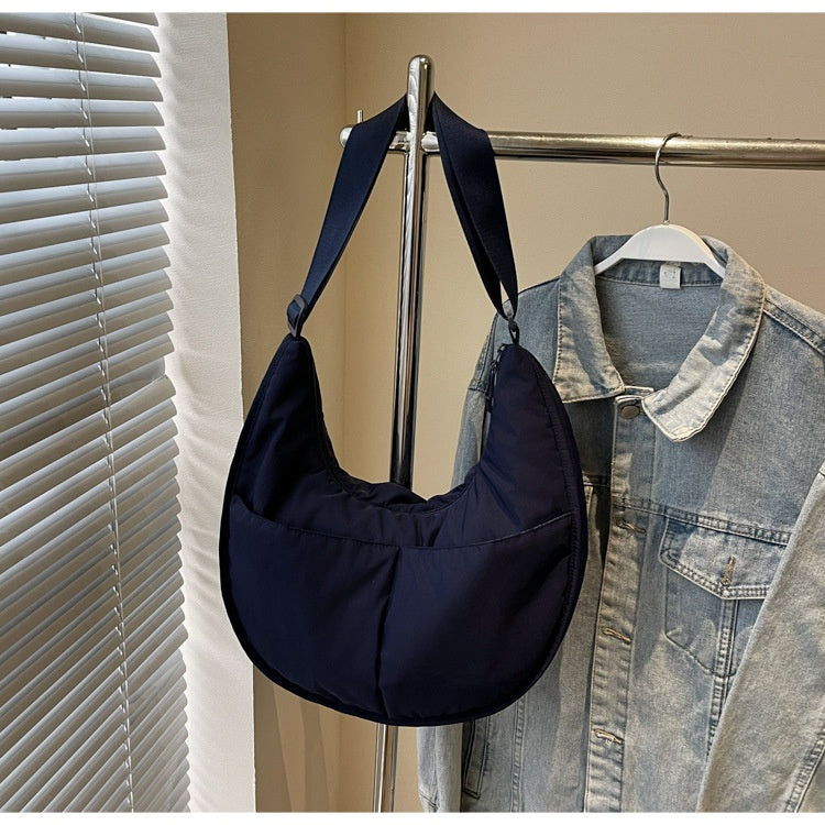 Versatile Reversible Tote for Student Commutes