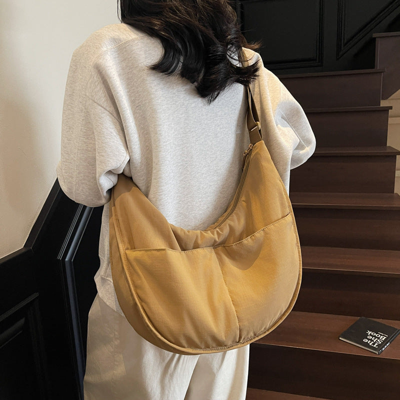 Versatile Reversible Tote for Student Commutes
